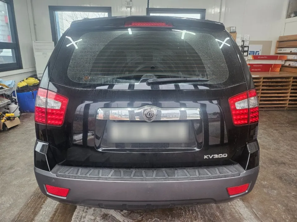 Kia Mohaveのドラレコ取付事例|費用目安と仕上がり 施工写真 2-1