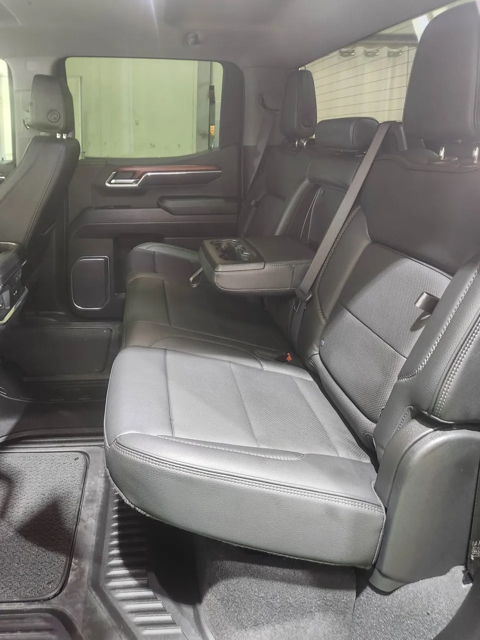 GMC Sierra interior customization - GMC Sierra Interior Customization Review: Hermes Orange Leather photo 4