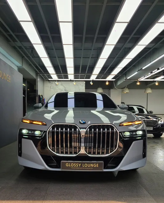 BMW 7 Series G70のカーラッピング事例｜費用目安・仕上がり 施工写真 3-1