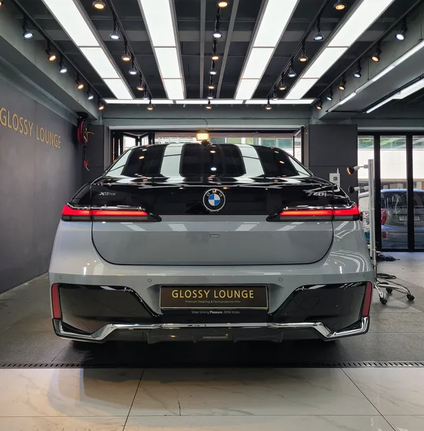 BMW 7 Series G70のカーラッピング事例｜費用目安・仕上がり 施工写真 1-3