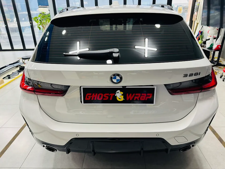 BMW 3 Series vinyl wrap - BMW 3 Series Vinyl Wrap Review — Cost & Blackout photo 3