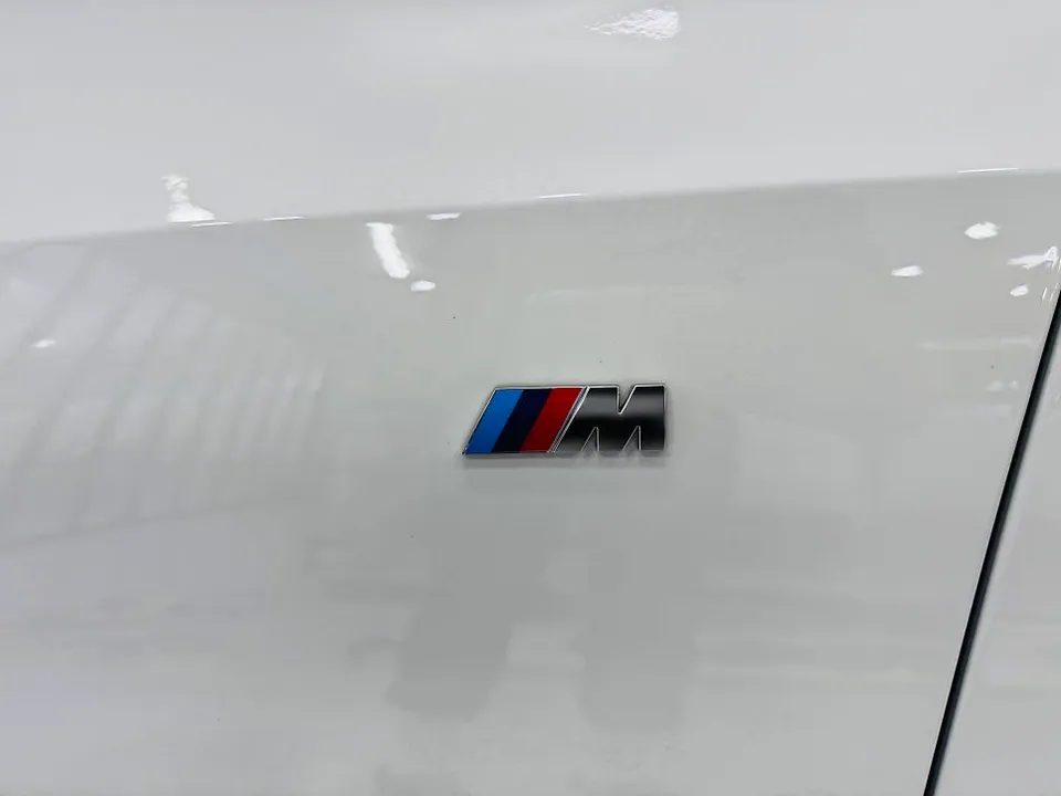 BMW 3 Seriesのカーラッピング事例 施工写真 4-1