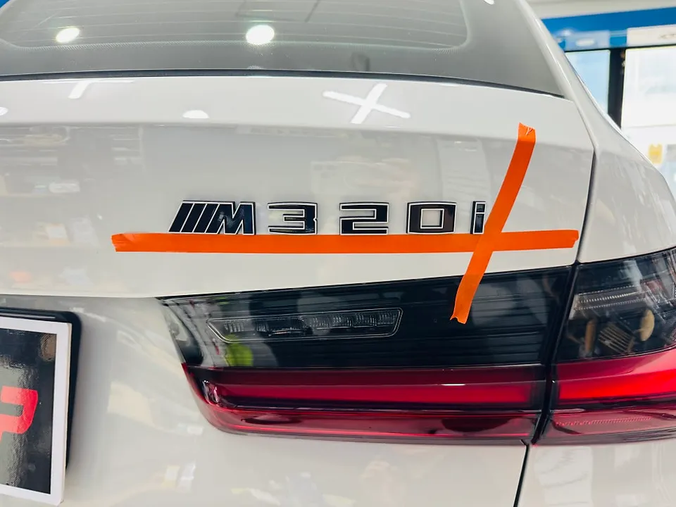 BMW 3 Seriesのカーラッピング事例 施工写真 3-2