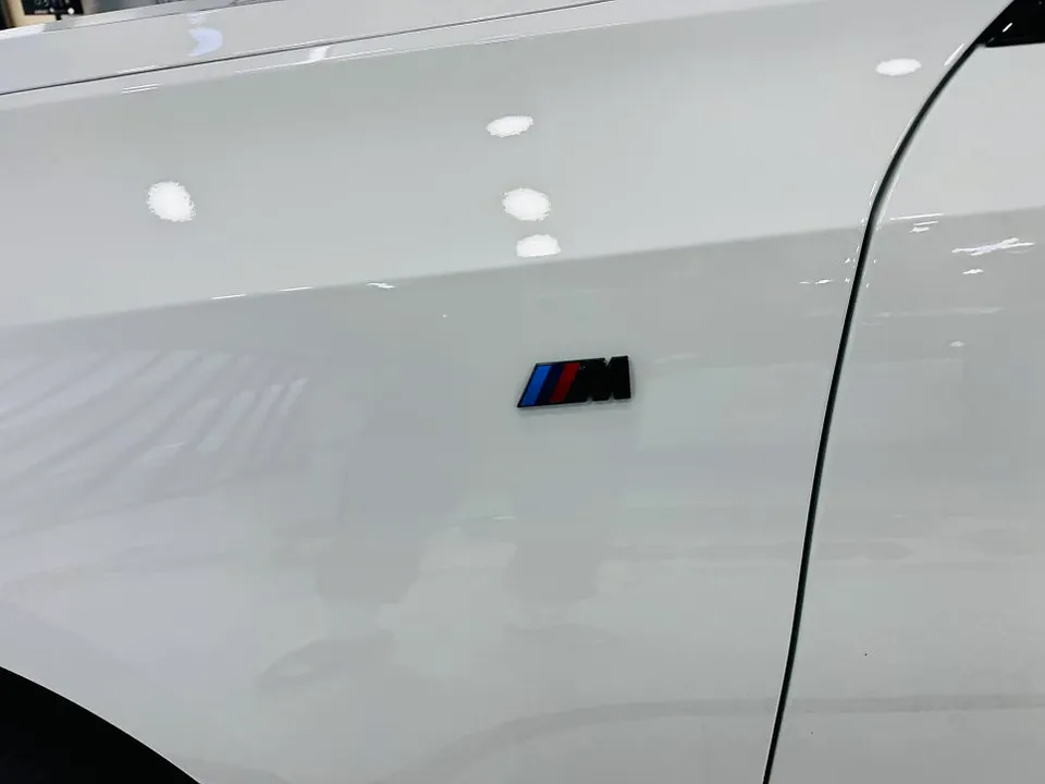 BMW 3 Seriesのカーラッピング事例 施工写真 4-2