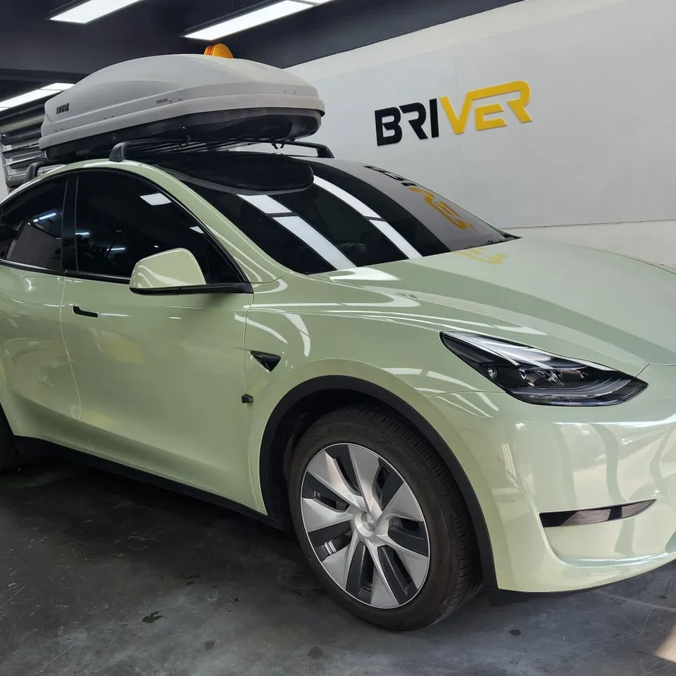 Tesla Model Yのカーラッピング事例｜費用目安・仕上がり 施工写真 5-1