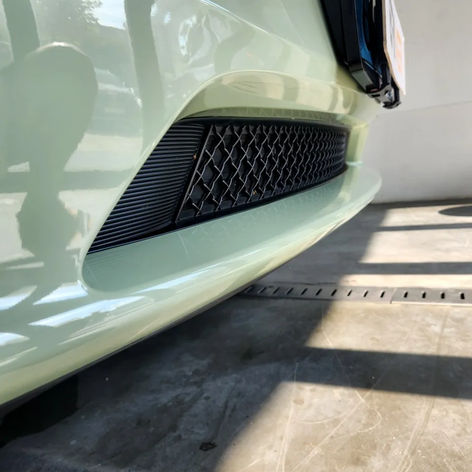 Tesla Model Yのカーラッピング事例｜費用目安・仕上がり 施工写真 4-2