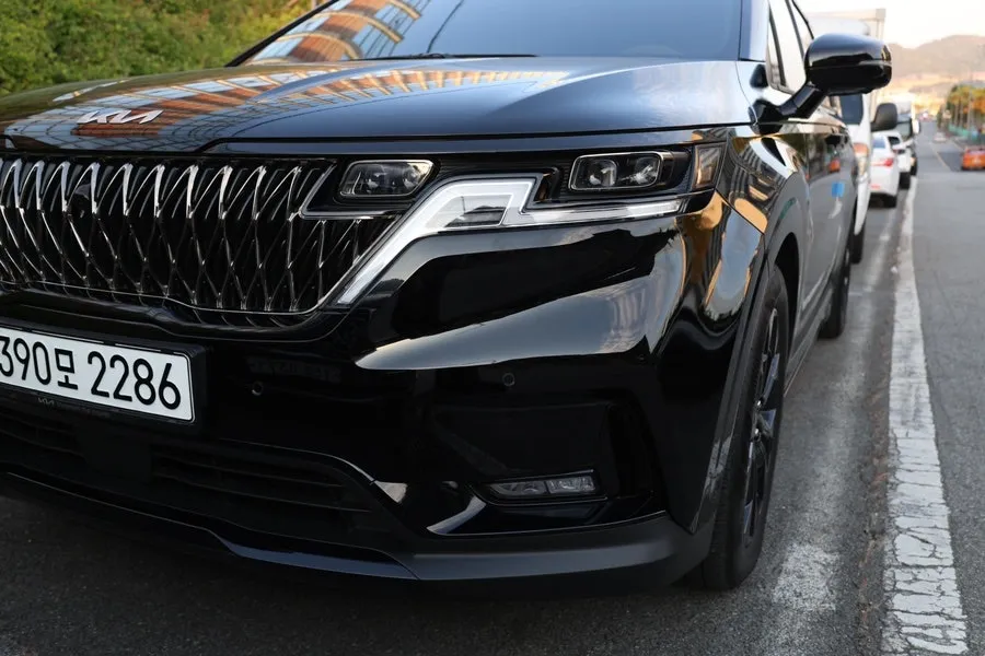 Kia Carnival PPF施工事例｜費用目安と仕上がり 施工写真 1-3