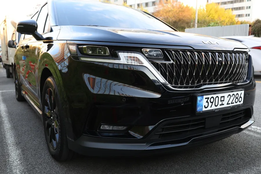Kia Carnival PPF施工事例｜費用目安と仕上がり 施工写真 2-3