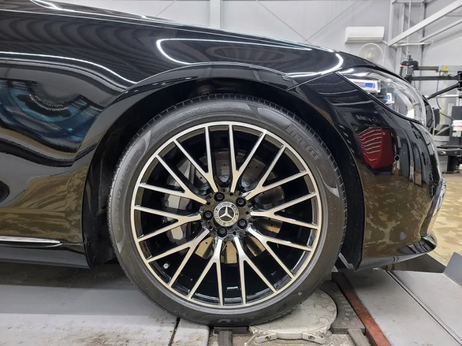 Mercedes-Benz S-Class W223のホイールリペア・塗装事例 施工写真 5