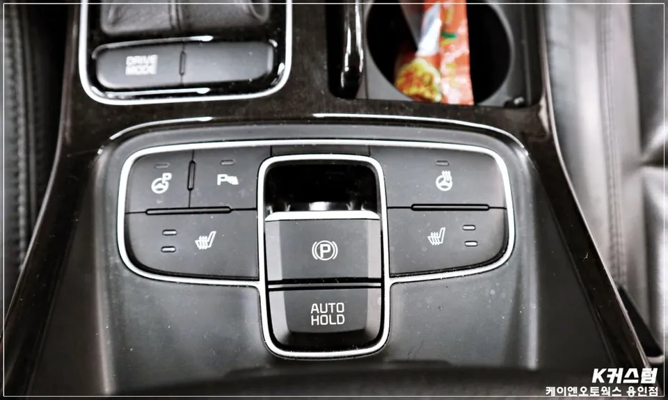 Hyundai Elantra other - Hyundai Elantra Auto Service Review — Enhanced Driving Comfort photo 4