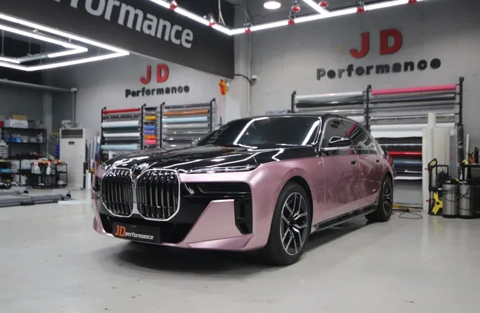 BMW 7 Series G70のデュオトン・カーラッピング事例 施工写真 2-2