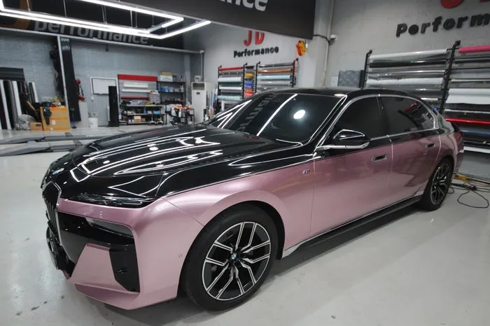 BMW 7 Series G70のデュオトン・カーラッピング事例 施工写真 2-3