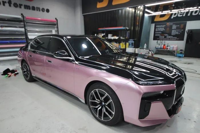 BMW 7 Series G70のデュオトン・カーラッピング事例 施工写真 3-3