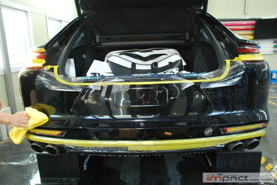 Porsche Panamera PPF再施工事例|費用目安と仕上がり 施工写真 2-3
