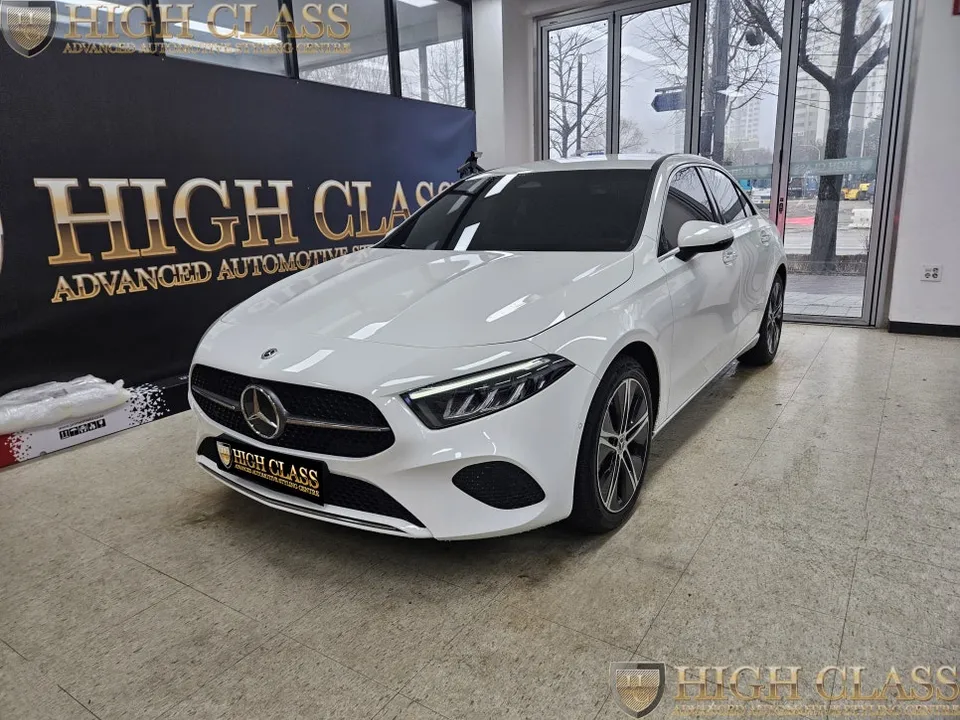 Mercedes-Benz A-Class ambient lighting installation result
