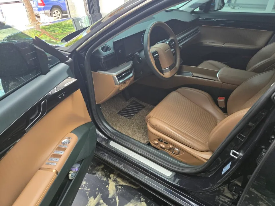 Hyundai Grandeur GN7のガラスコーティング事例｜韓国での施工 施工写真 1-3