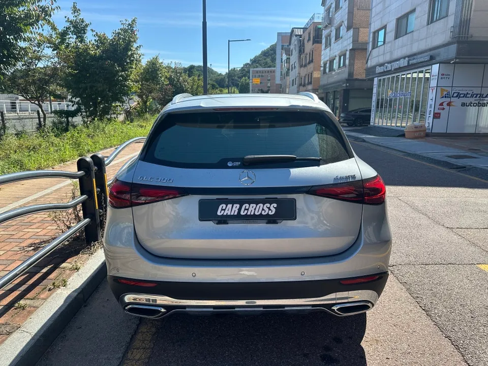 Mercedes-Benz GLCのPPF施工事例｜ハイグロスの輝きを保護 施工写真 3-1