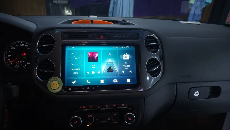 Volkswagen TiguanのAndroid Auto・CarPlay取付事例 施工写真 2-1