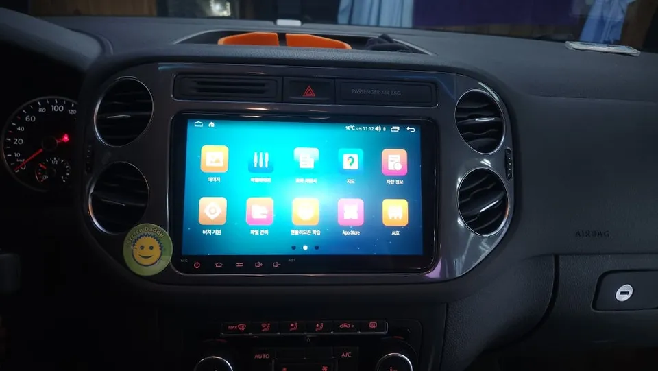 Volkswagen TiguanのAndroid Auto・CarPlay取付事例 施工写真 3-1
