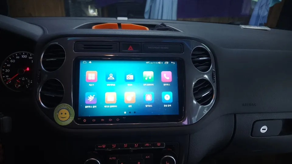Volkswagen TiguanのAndroid Auto・CarPlay取付事例 施工写真 4-1