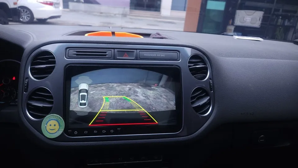 Volkswagen TiguanのAndroid Auto・CarPlay取付事例 施工写真 1-2