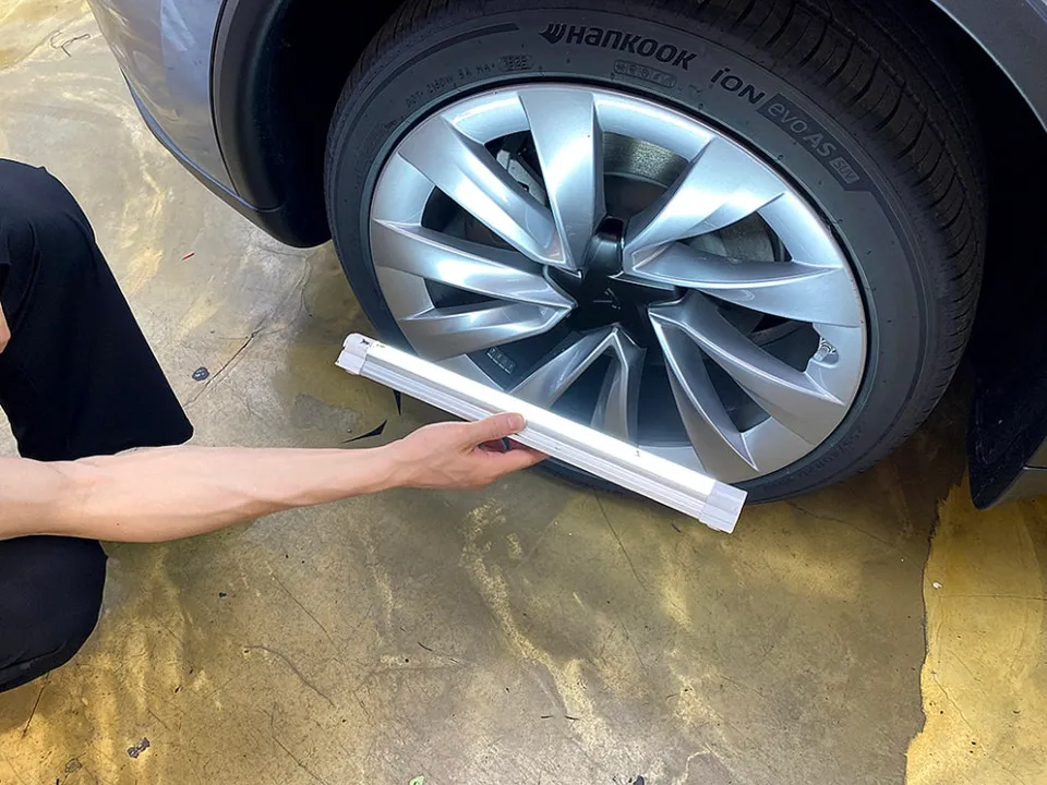 Tesla Model Yのカーフィルム施工事例｜費用目安・仕上がり 施工写真 2-1