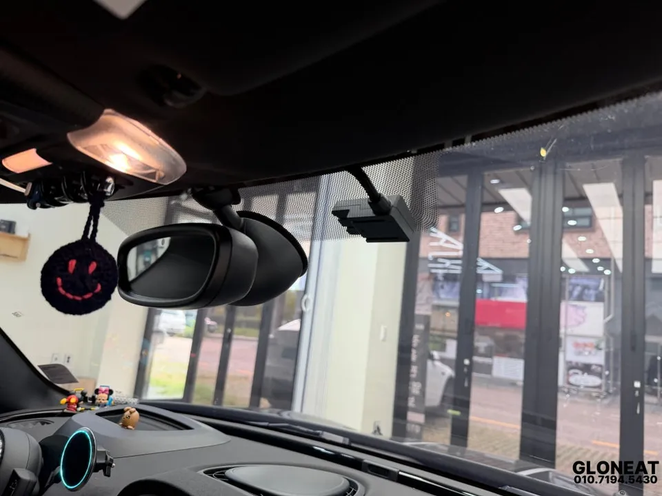 MINI Clubmanのドライブレコーダー取付事例 施工写真 2-1