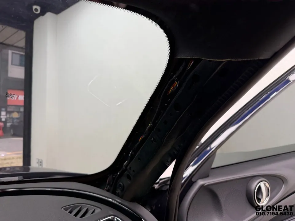 MINI Clubmanのドライブレコーダー取付事例 施工写真 1-2