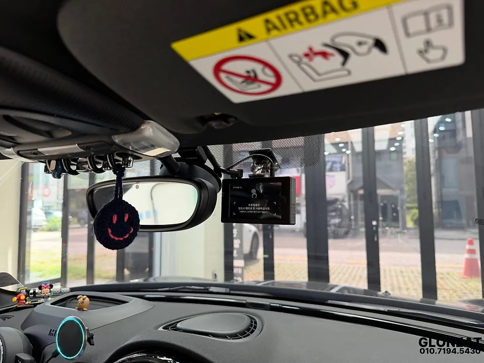 MINI Clubmanのドライブレコーダー取付事例 施工写真 1-3