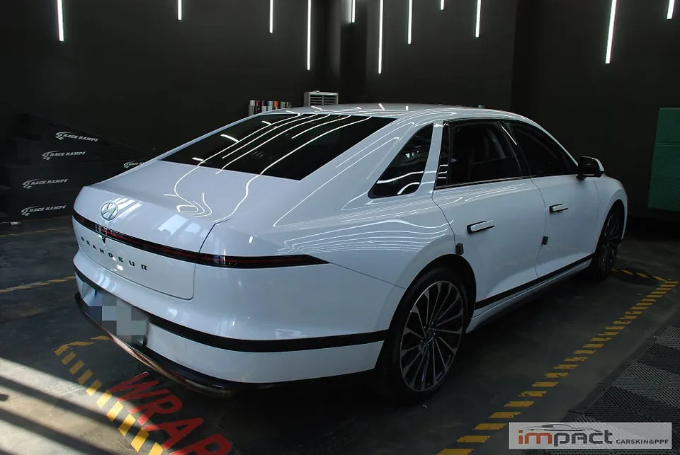 Hyundai Grandeur GN7のカーラッピング事例|費用目安・仕上がり 施工写真 2-1