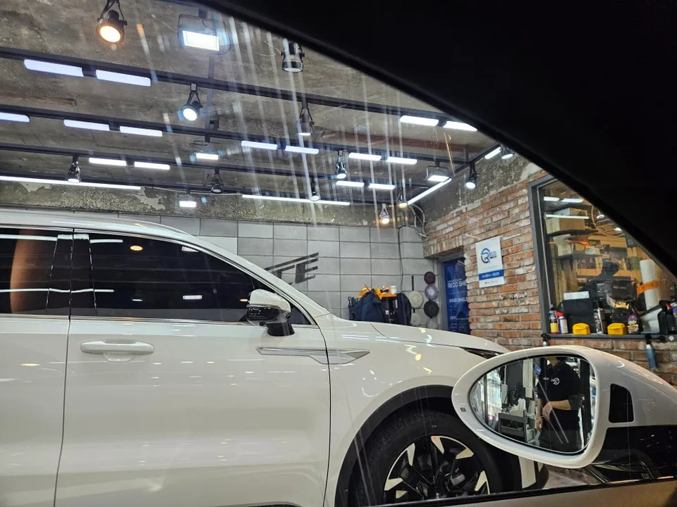 Porsche Panamera window tinting - Porsche Panamera Window Tinting Review — Cost & Results photo 3