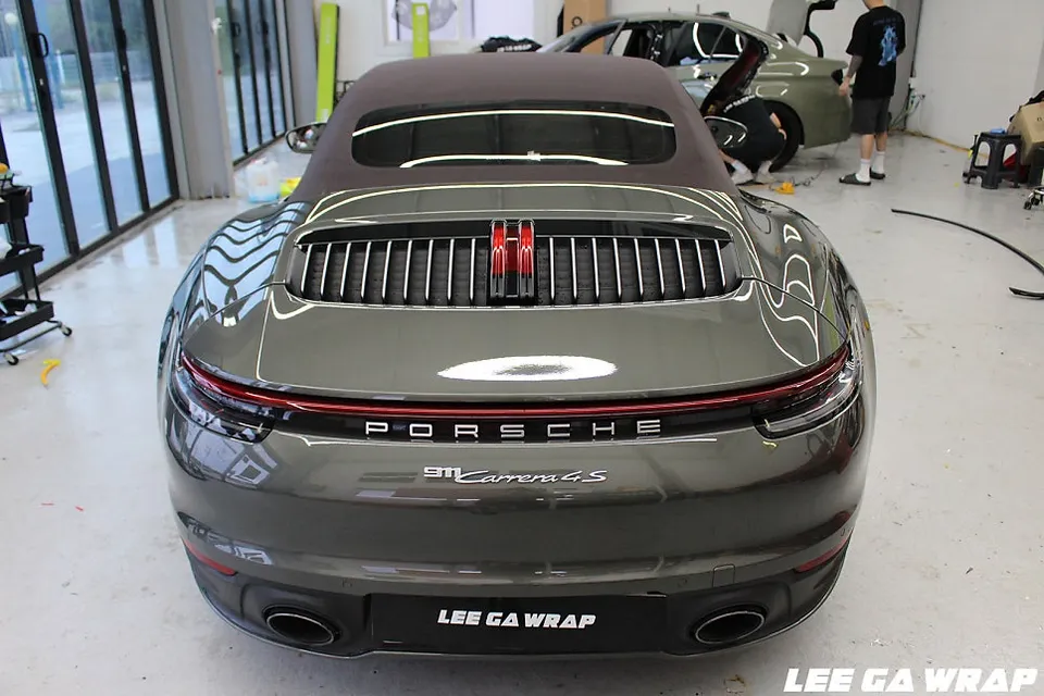 ポルシェ 911 カレラ カーラッピング事例｜費用目安・仕上がり 施工写真 3-1