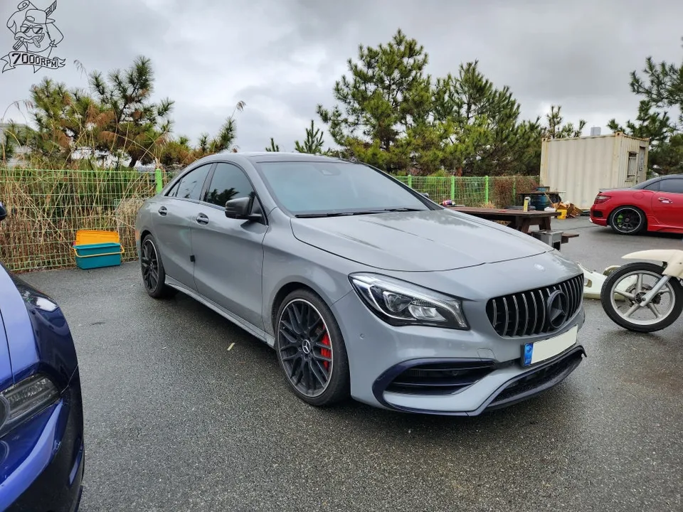 Mercedes-Benz CLAのカーラッピング事例 施工写真 2