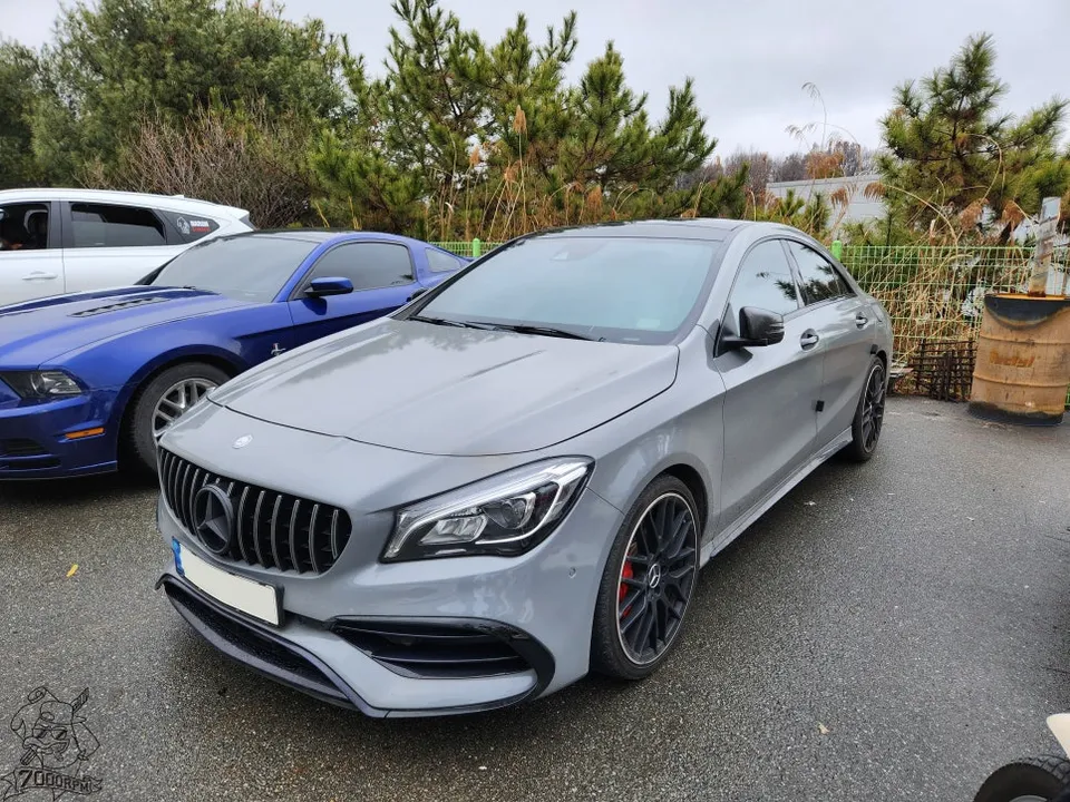 Mercedes-Benz CLAのカーラッピング事例 施工写真 3