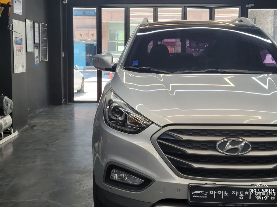 Hyundai Tucson window tinting installation result