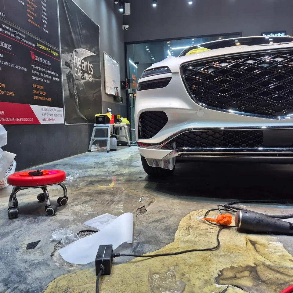 Genesis GV70のPPF施工事例|費用目安・仕上がり 施工写真 1-2