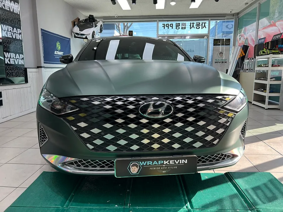 Hyundai Grandeur IGのカーラッピング事例｜費用目安・仕上がり 施工写真 1-1