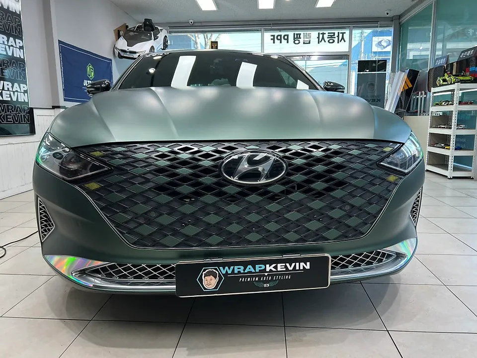 Hyundai Grandeur IGのカーラッピング事例｜費用目安・仕上がり 施工写真 2-1