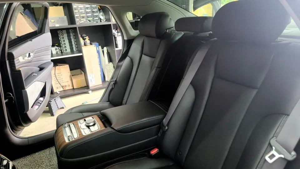 Kia K900 seat ventilation - Kia K900 Seat Ventilation & Heating Upgrade Review photo 5