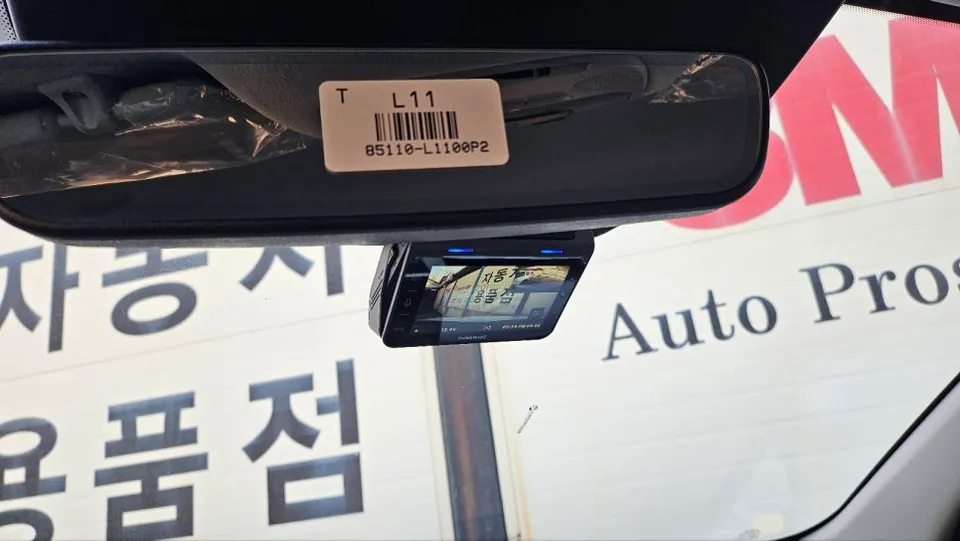 Hyundai Santa Feのドラレコ取付事例|費用目安・仕上がり 施工写真 2-2