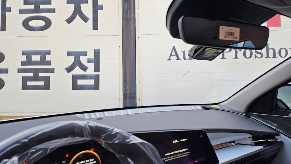 Hyundai Santa Feのドラレコ取付事例|費用目安・仕上がり 施工写真 3-2