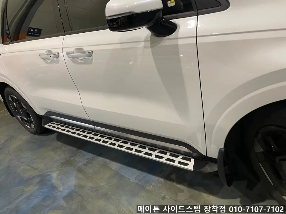 Kia Carnival KA4 body kit - Kia Carnival KA4 Body Kit Installation Review photo 3