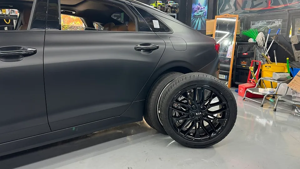 Kia K5 DL3 vinyl wrap - Kia K5 DL3 Vinyl Wrap Review - Matte Black Transformation photo 3