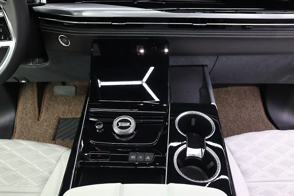 Cadillac Escalade vinyl wrap - Cadillac Escalade Vinyl Wrap Review: Cost & Results photo 3