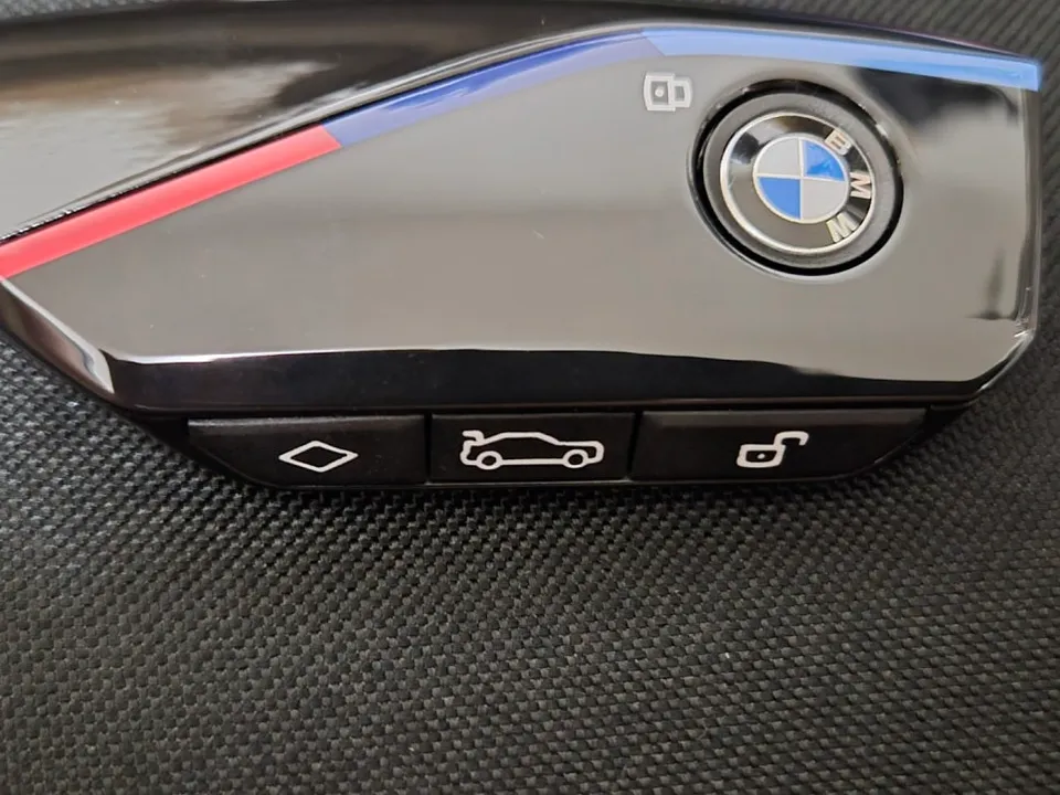 BMW M3 oem options - BMW M3 OEM Options Retrofit Review: All-Black Key Upgrade photo 3