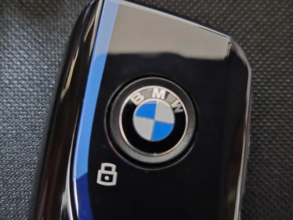 BMW M3 oem options - BMW M3 OEM Options Retrofit Review: All-Black Key Upgrade photo 4
