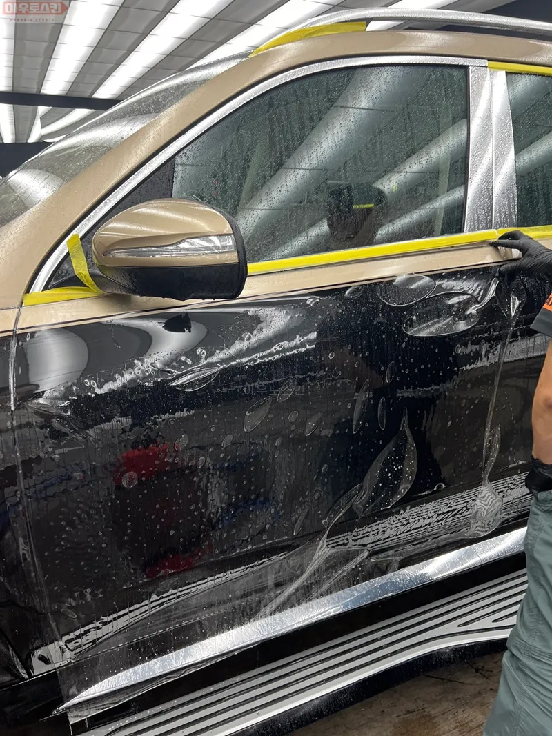 Mercedes-Benz GLS Maybach PPF施工事例｜光沢と自己修復力向上 施工写真 1-2