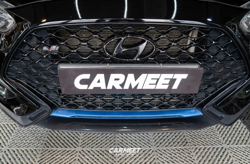 Hyundai Veloster Nのカーラッピング事例｜費用目安・仕上がり 施工写真 1-2