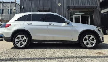 Mercedes-Benz GLC Wheel Repair — Curb Rash Restoration photo 2