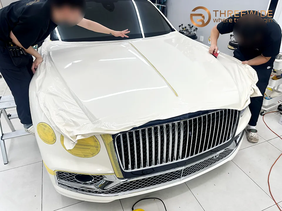 Bentley Flying Spurのカーラッピング事例｜ハイグロス・ベージュホワイト 施工写真 3-1